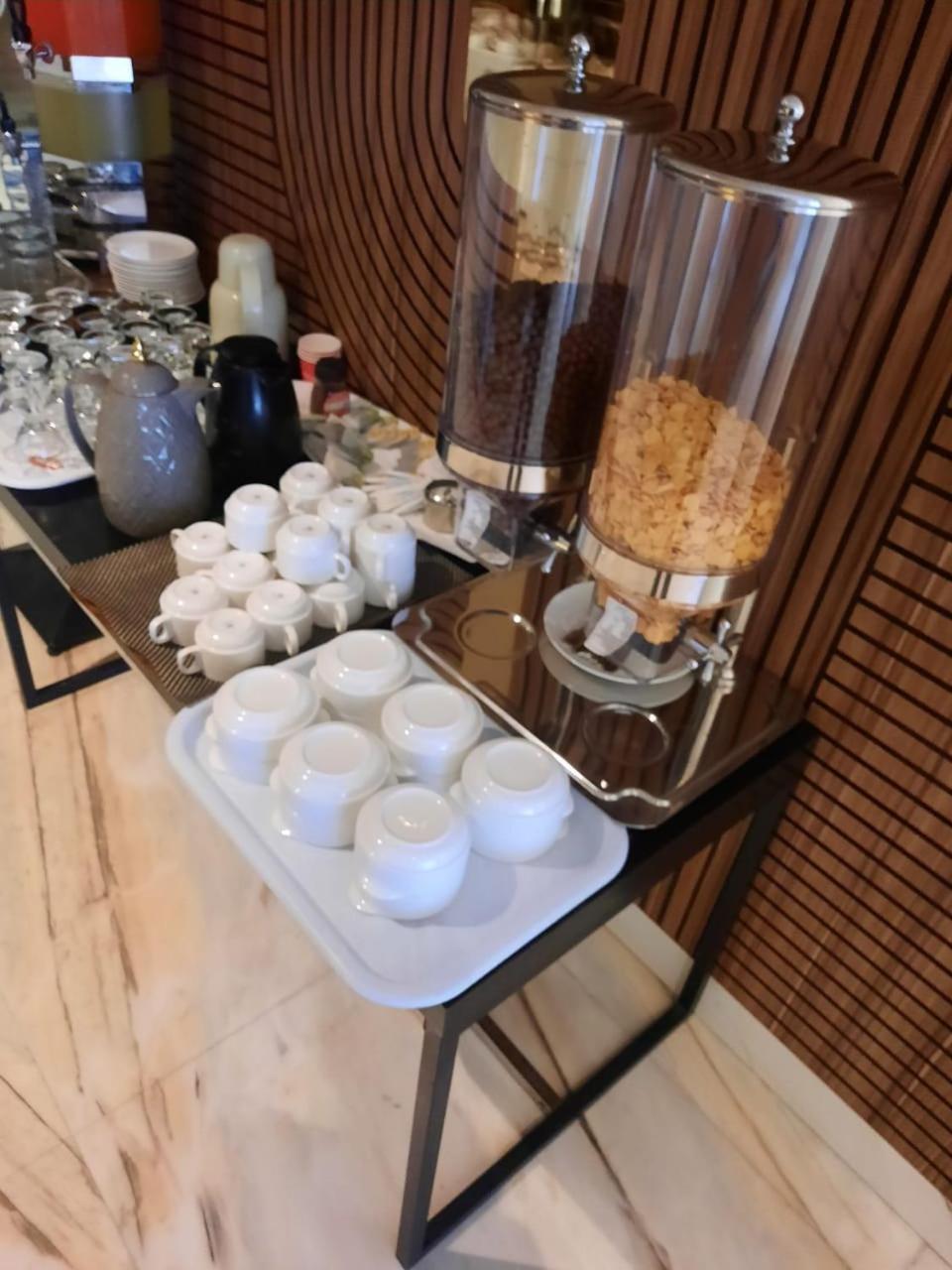 Quiet Jeddah Al Hamra Hotel Bagian luar foto