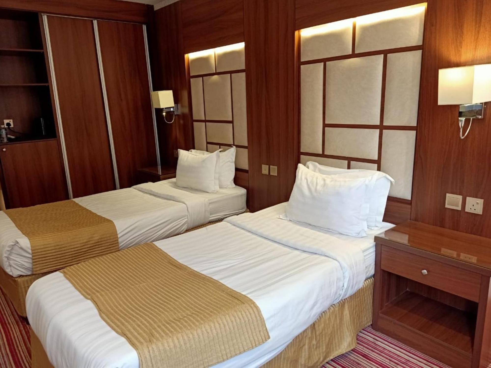 Quiet Jeddah Al Hamra Hotel Bagian luar foto