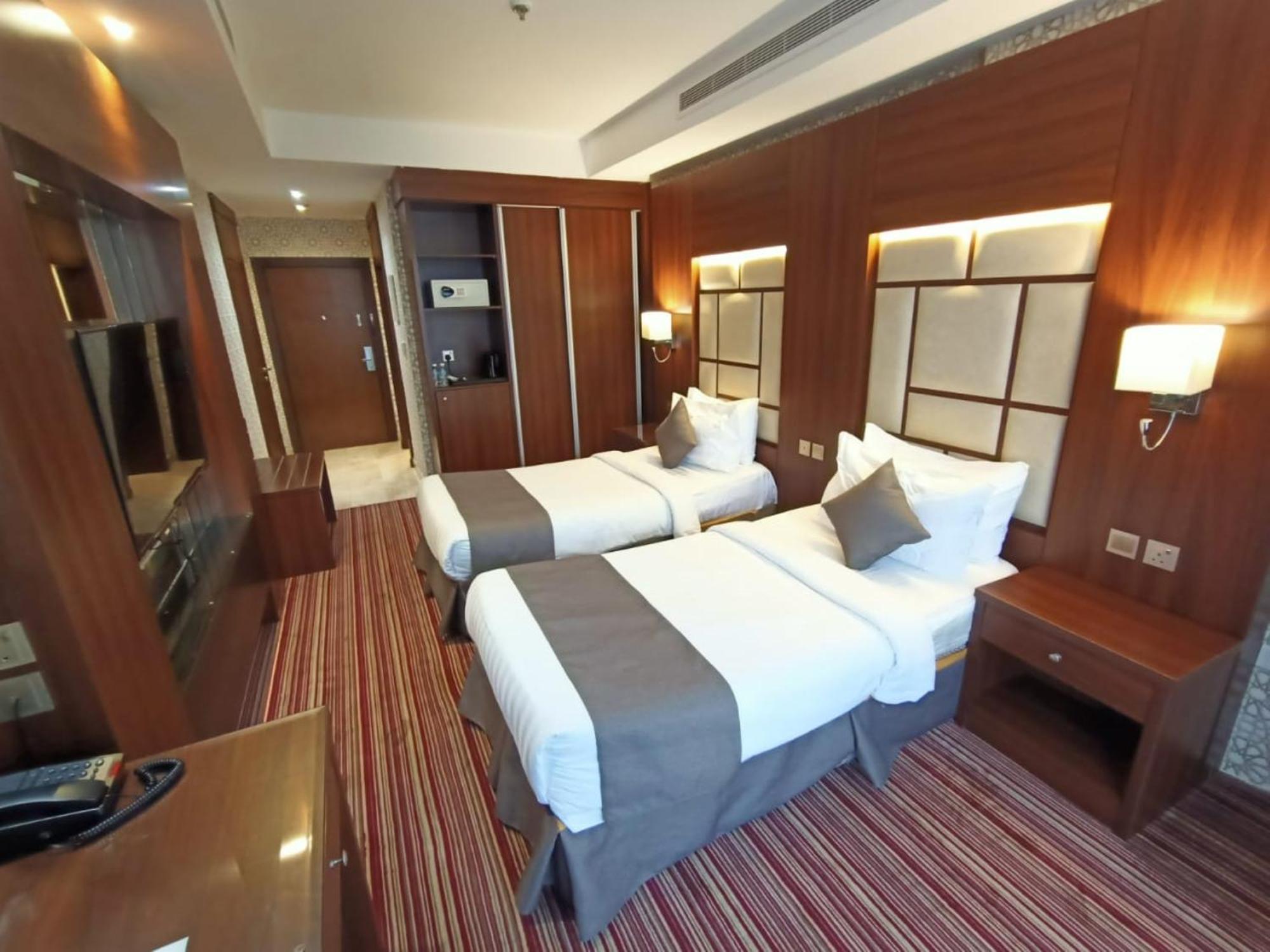 Quiet Jeddah Al Hamra Hotel Bagian luar foto